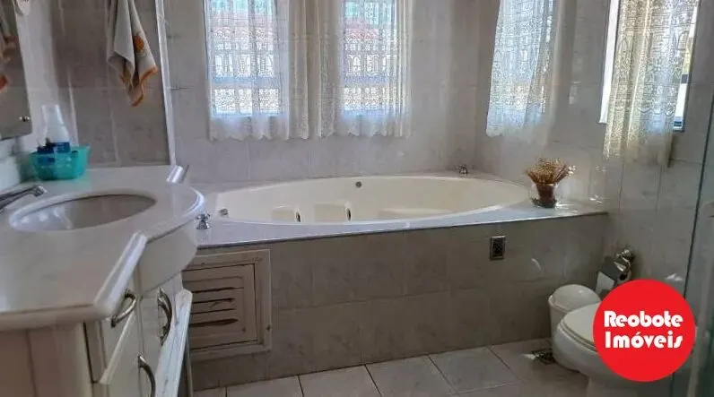 Foto 6 de Sobrado de 3 quartos (1 suíte) com piscina e churrasqueira, Medicina