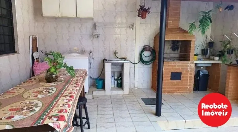 Foto 8 de Sobrado de 3 quartos (1 suíte) com piscina e churrasqueira, Medicina