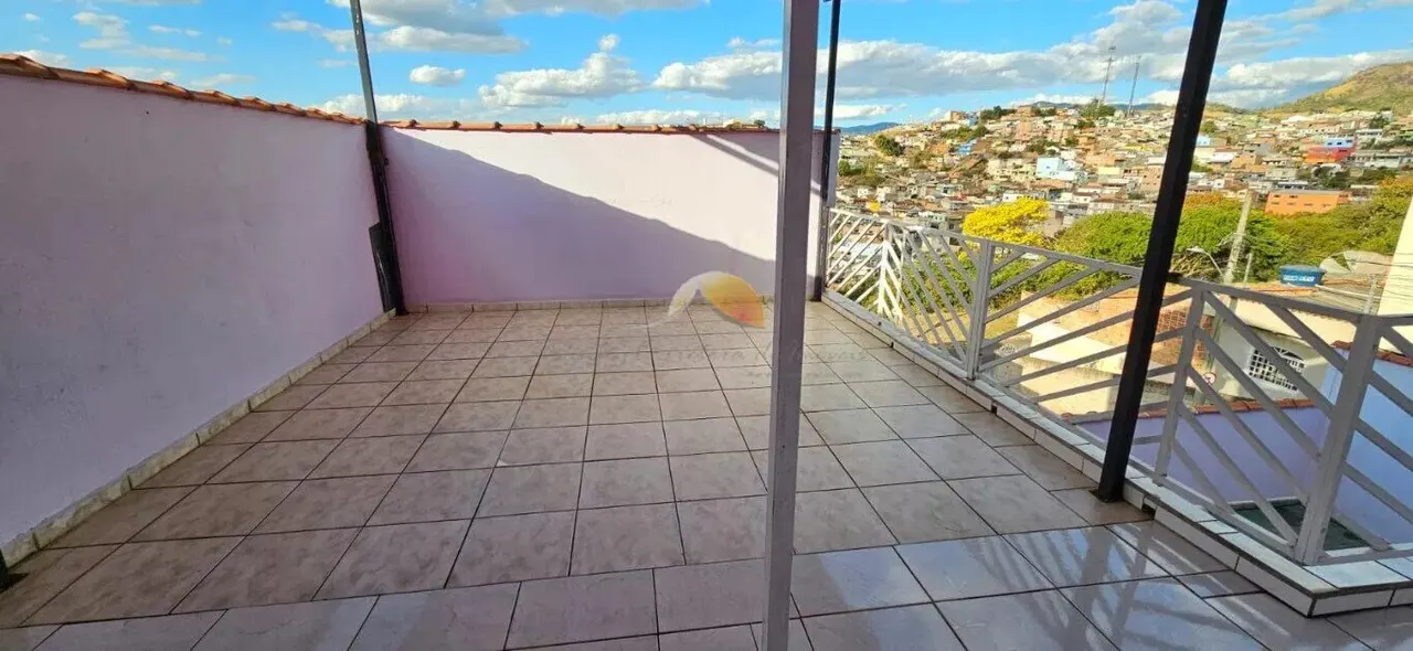 Foto 2 de Sobrado de 3 quartos com varanda e terraço com vista, Jardim Bernadete
