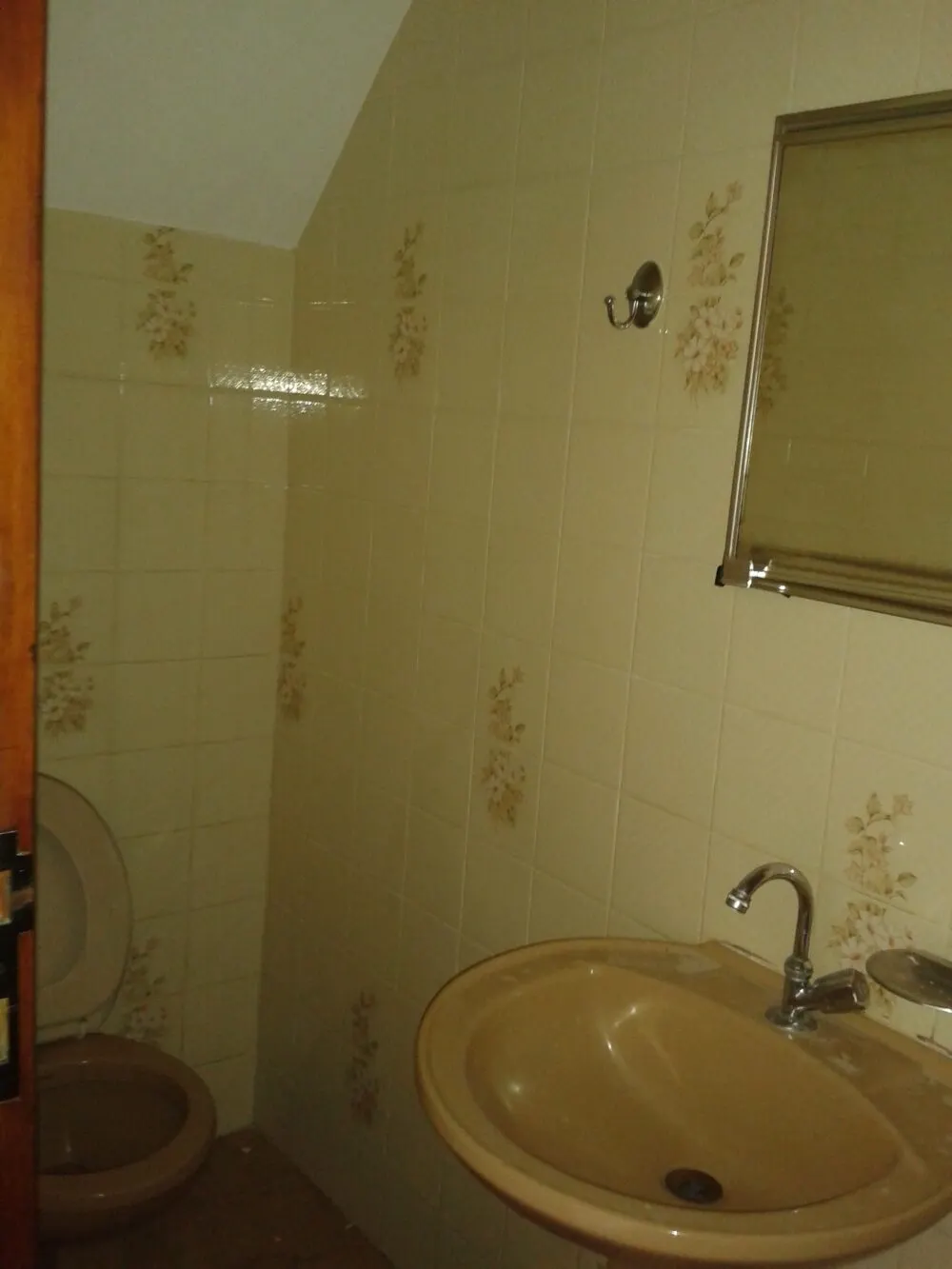 Foto 8 de Sobrado de 3 quartos (1 suíte) com quintal e garagem, Varginha