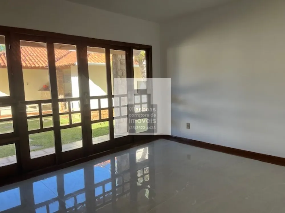 Foto 3 de Sobrado de 3 suítes com lareira, piscina e garagem para 6 carros, BPS