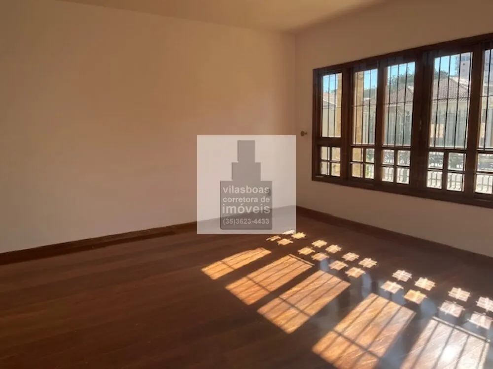 Foto 4 de Sobrado de 3 suítes com lareira, piscina e garagem para 6 carros, BPS