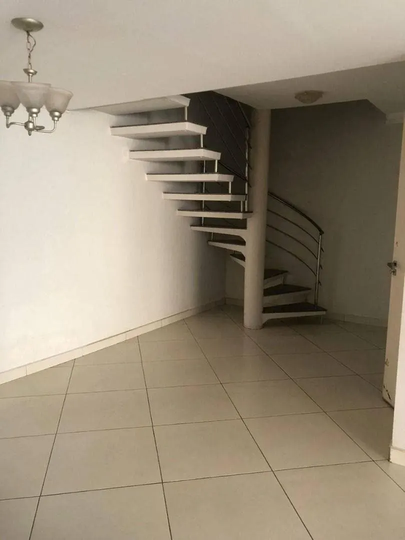 Foto 5 de Sobrado de 4 quartos (1 suíte) com quintal e vaga para 4 carros, Vila Rubens