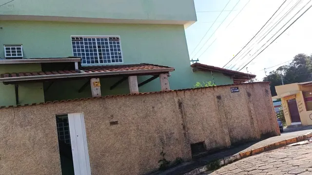 Foto 1 de Sobrado de 4 quartos (1 suíte) com terraço e ponto comercial, Rebourgeon