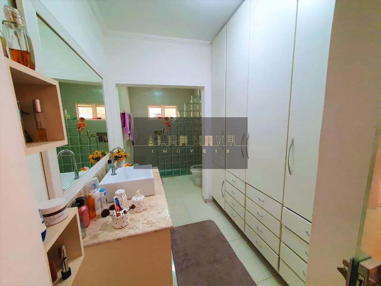 Foto 8 de Sobrado de 4 quartos (1 suíte) com área de churrasco e ponto comercial, Avenida