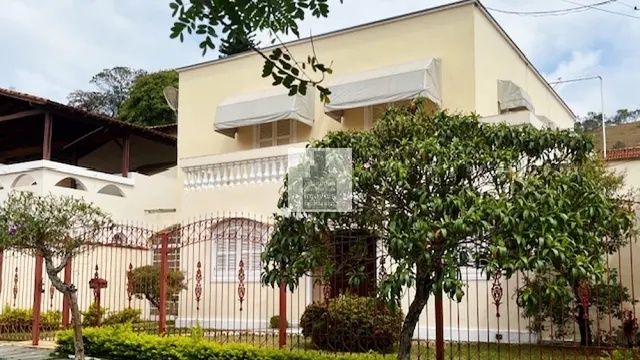 Foto 1 de Sobrado de 4 quartos (2 suítes) com sacadas, escritório e piscina, BPS