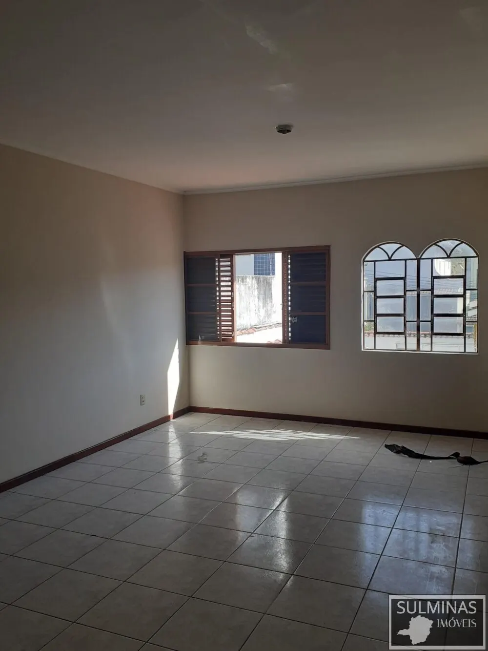 Foto 3 de Sobrado de 5 quartos (2 suítes) com varanda e edícula, Cruzeiro