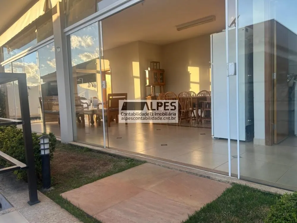 Foto 2 de Sobrado de 6 quartos (4 suítes) com piscina em condomínio fechado, Pinheirinho