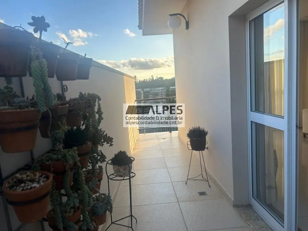 Foto 6 de Sobrado de 6 quartos (4 suítes) com piscina em condomínio fechado, Pinheirinho