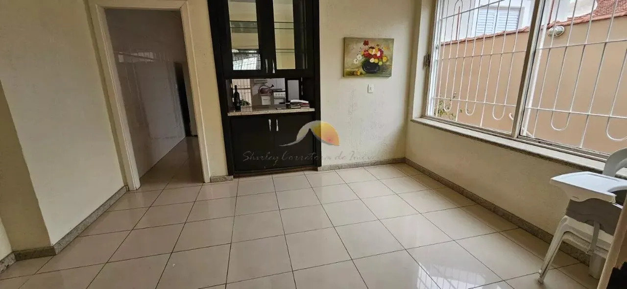 Foto 2 de Sobrado de 7 quartos com edícula, adega e área de churrasco, Centro