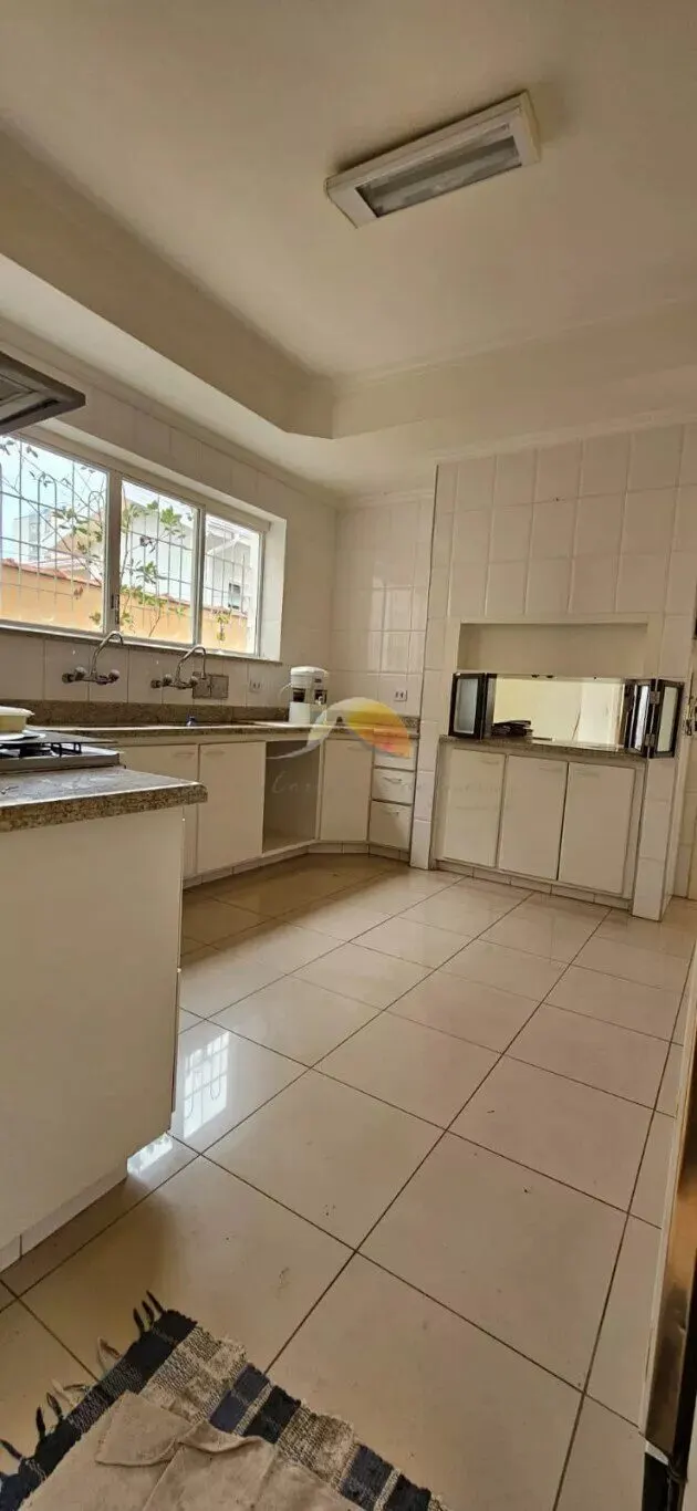 Foto 6 de Sobrado de 7 quartos com edícula, adega e área de churrasco, Centro