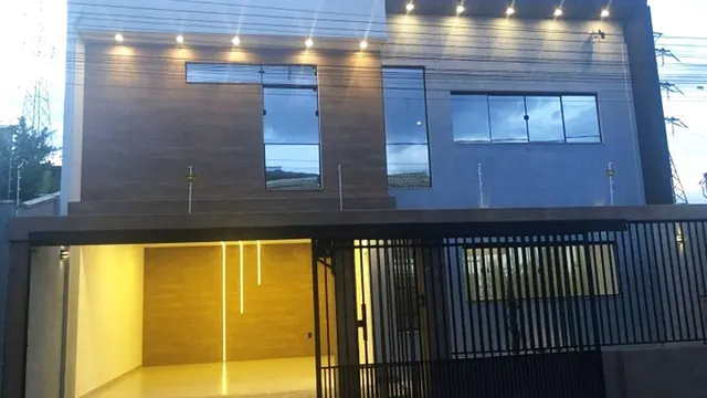 Sobrado novo e mobiliado de 3 quartos com spa, closet e automação, Pinheirinho