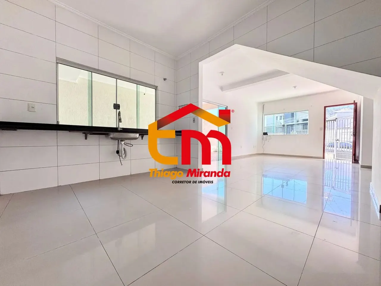 Foto 2 de Sobrado de 3 quartos (1 suíte) com 3 vagas e varanda, Medicina