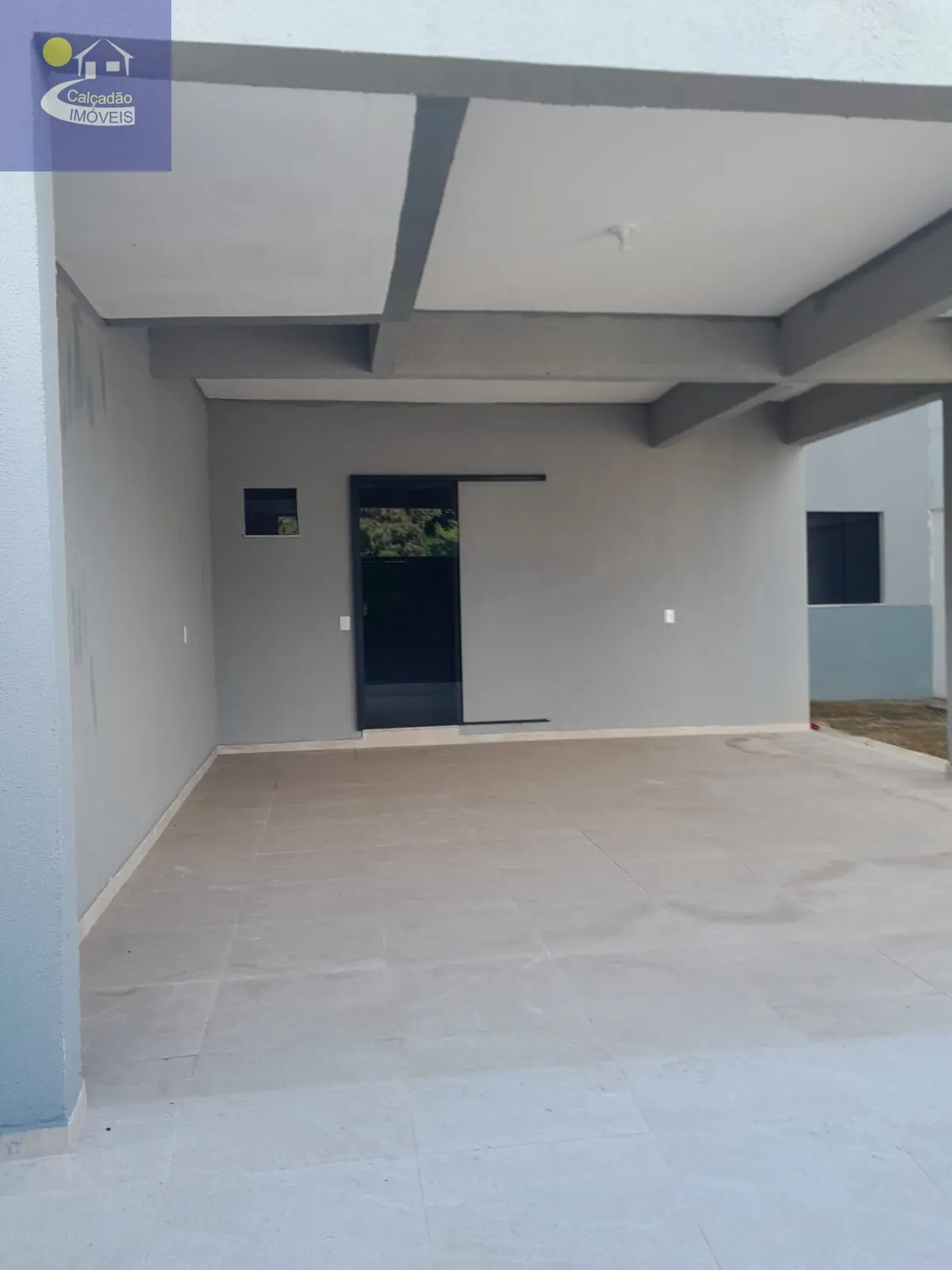 Foto 3 de Sobrado novo de 3 quartos (1 suíte) com varanda e 2 vagas, Centro