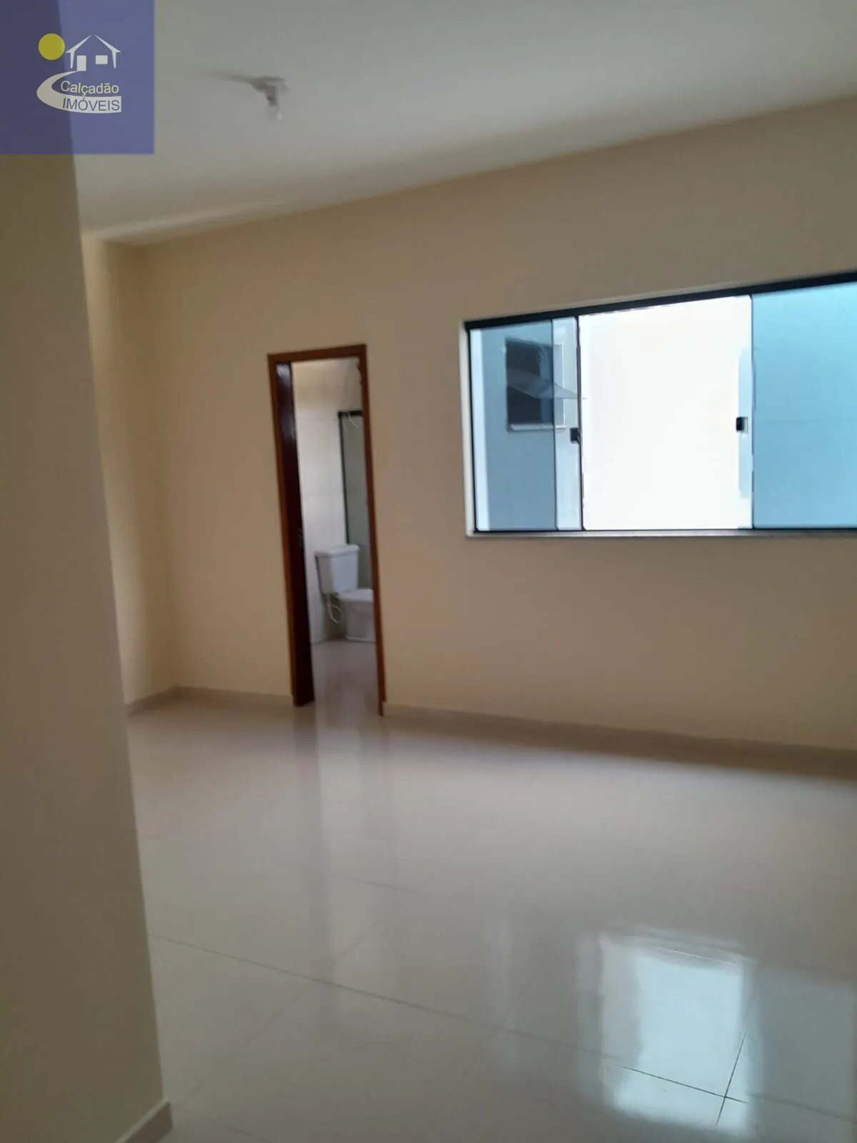 Foto 4 de Sobrado novo de 3 quartos (1 suíte) com varanda e 2 vagas, Centro