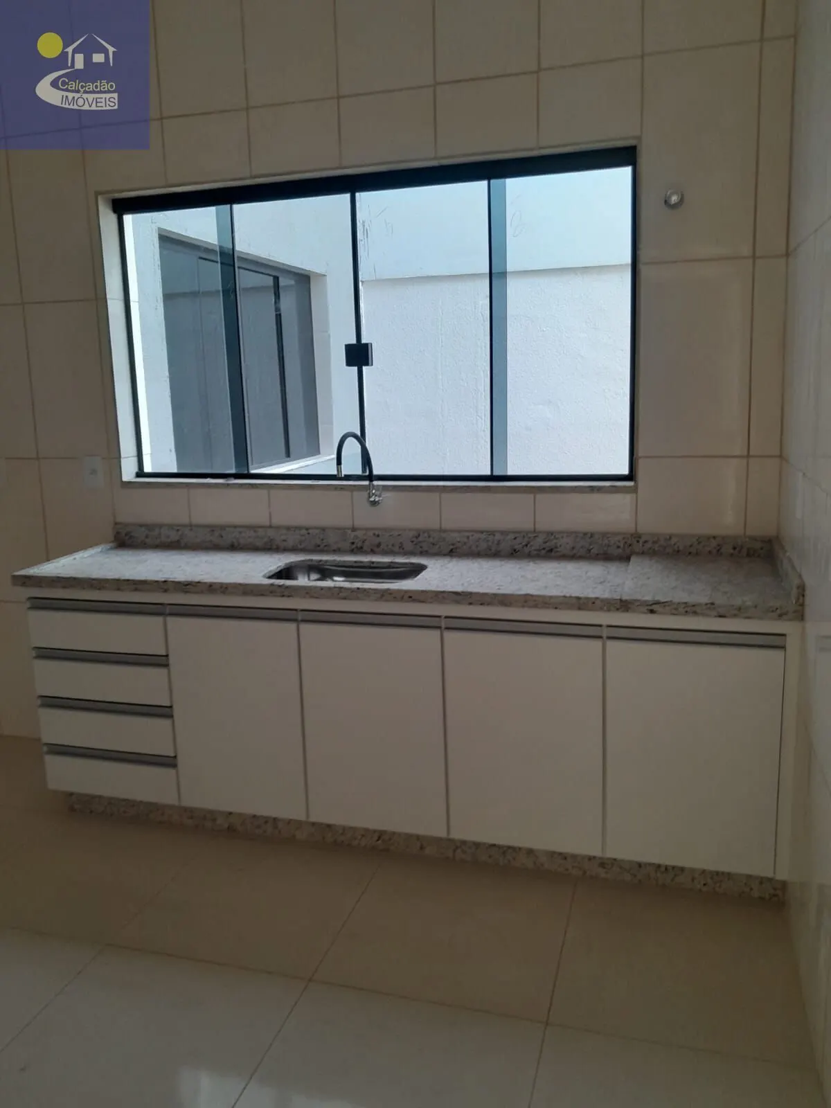 Foto 5 de Sobrado novo de 3 quartos (1 suíte) com varanda e 2 vagas, Centro