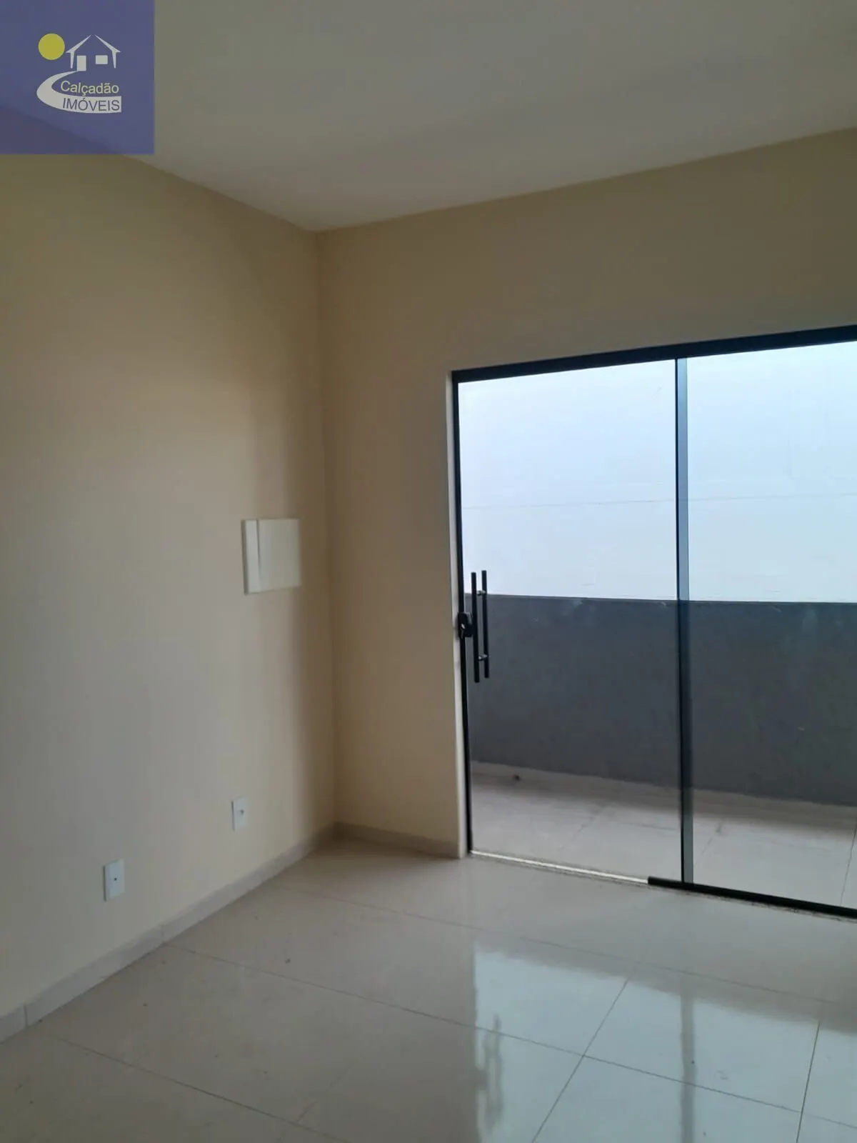 Foto 6 de Sobrado novo de 3 quartos (1 suíte) com varanda e 2 vagas, Centro