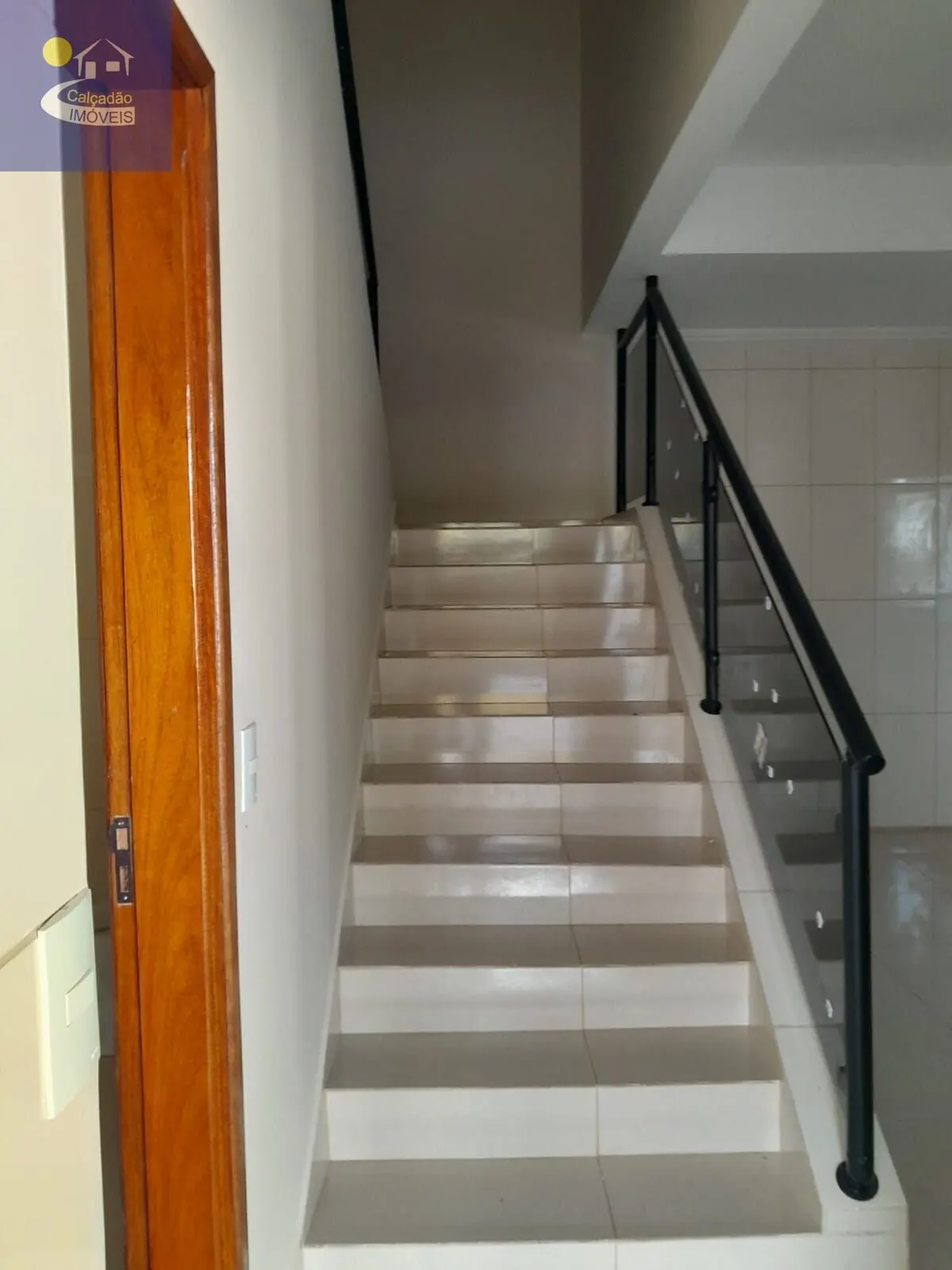 Foto 7 de Sobrado novo de 3 quartos (1 suíte) com varanda e 2 vagas, Centro