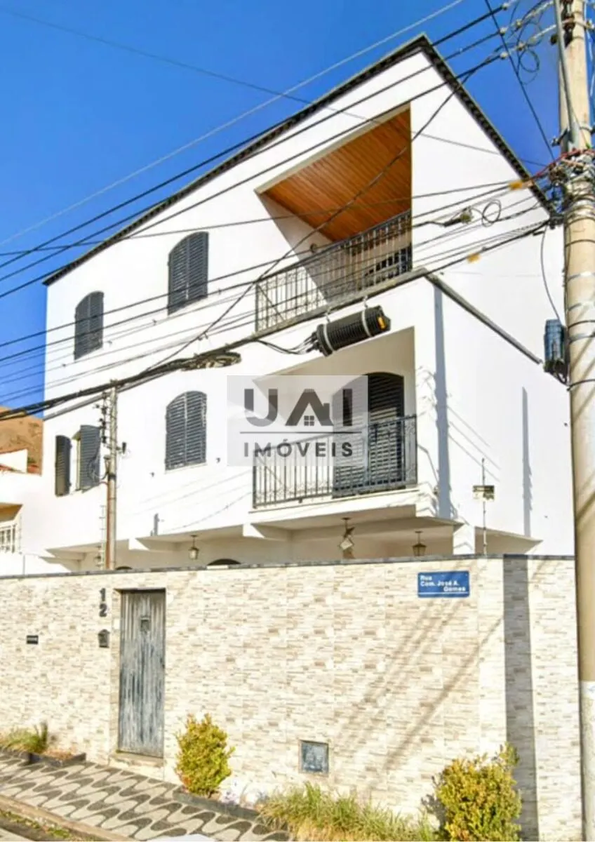 Foto 2 de Sobrado triplex de 8 quartos (2 suítes) com quintal e 3 vagas, Medicina