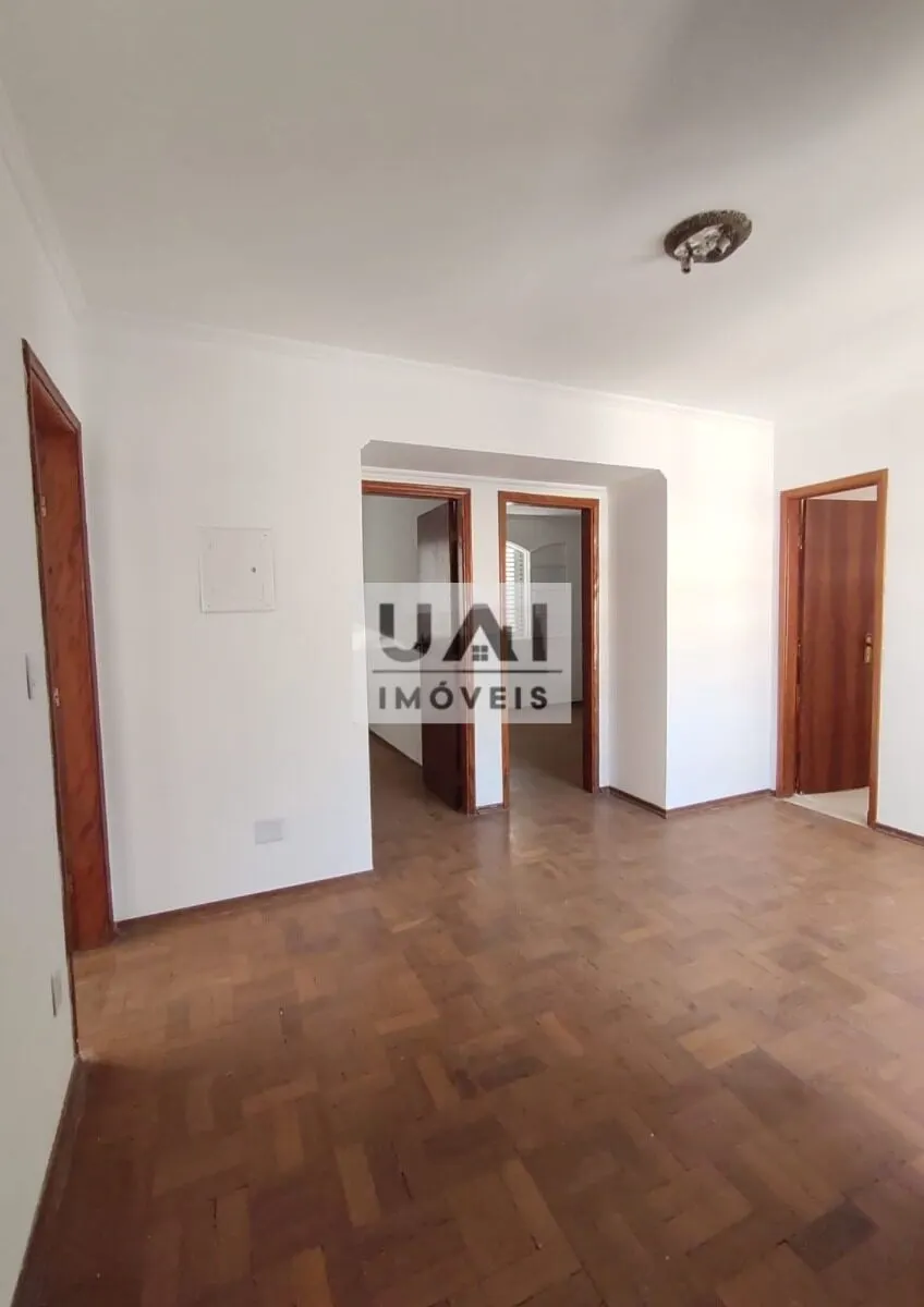 Foto 5 de Sobrado triplex de 8 quartos (2 suítes) com quintal e 3 vagas, Medicina