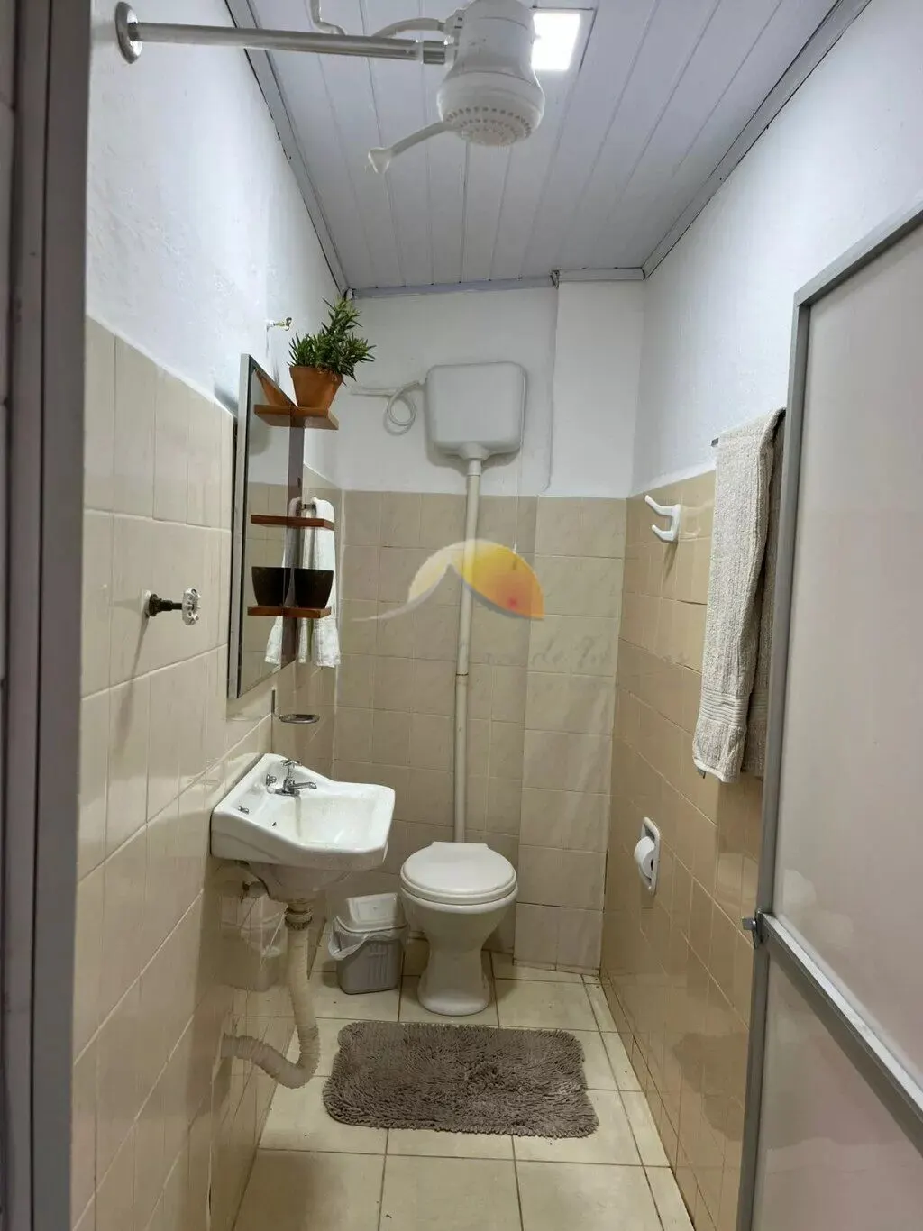 Foto 2 de Suíte mobiliada com cozinha compartilhada para alugar, Varginha