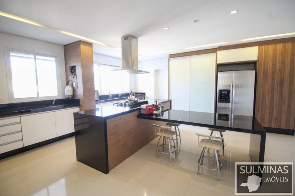 Foto 2 de Apartamento de 375 m² no Centro, Itajubá-MG