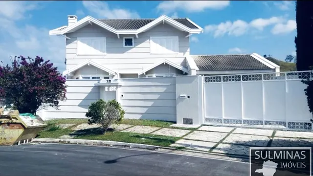 Casa de 590 m² construídos no Pinheirinho, Itajubá-MG