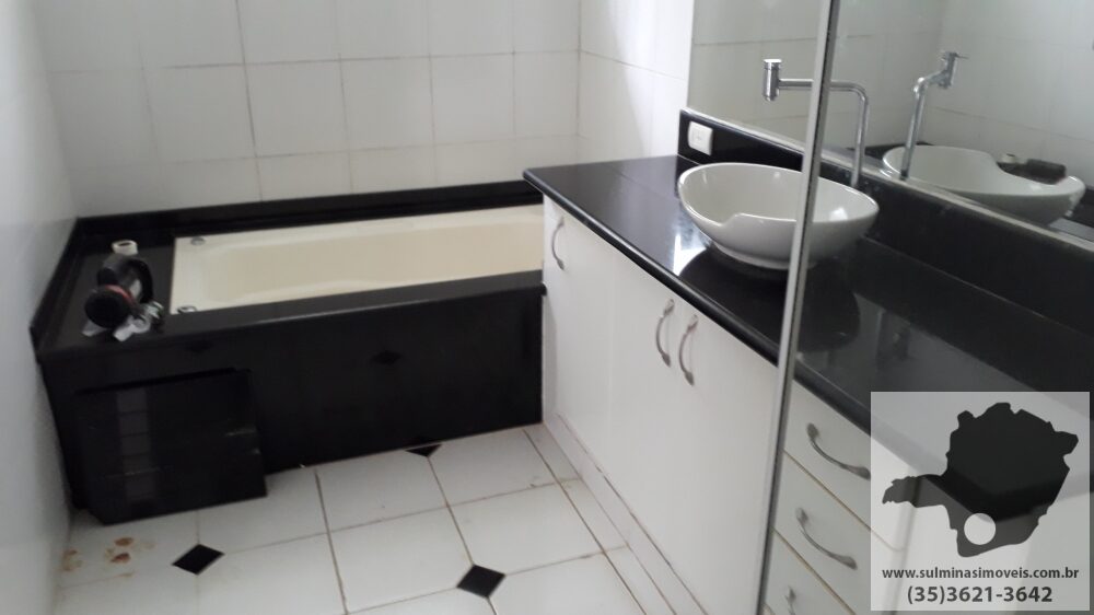 Foto 2 de Casa de 520 m² construídos na Santa Rosa, Itajubá-MG