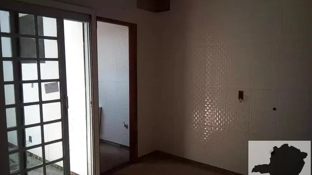 Foto 1 de Casa de 95 m² em reforma na Avenida, Itajubá-MG