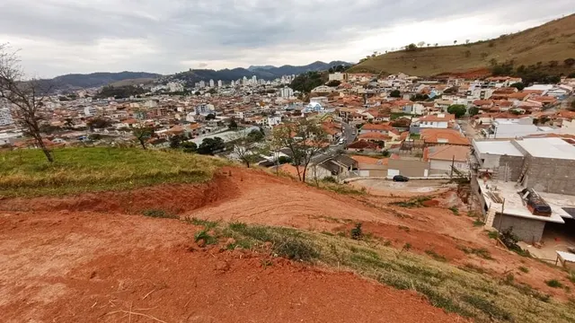Terreno de 1.300 m² na parte alta da Medicina