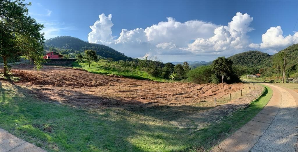 Foto 2 de Terreno de 3.308 m² em Morro Grande