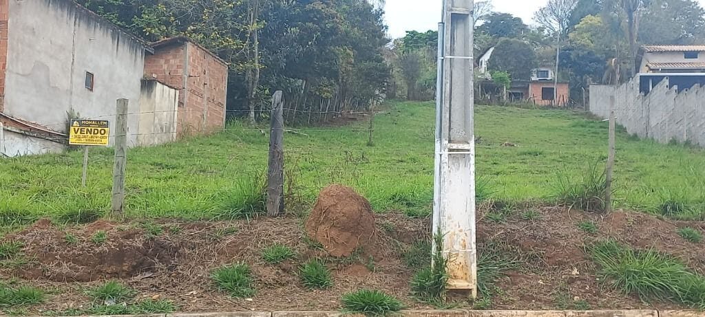 Foto 3 de Terreno de 1.740 m² à margem da rodovia no Açude