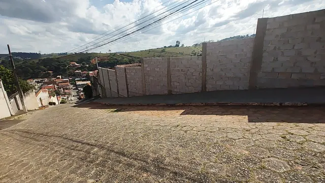 Foto 1 de Terreno de esquina de 368 m² no Jardim Bernadete