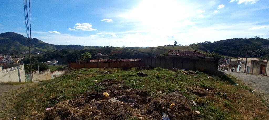 Foto 3 de Terreno de esquina de 368 m² no Jardim Bernadete