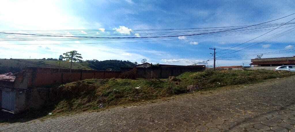 Foto 4 de Terreno de esquina de 368 m² no Jardim Bernadete