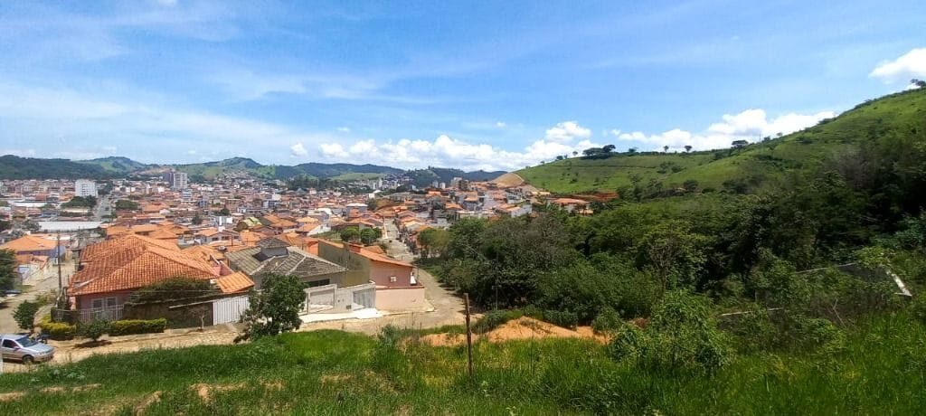 Foto 2 de Terreno de 528,35 m² na Medicina