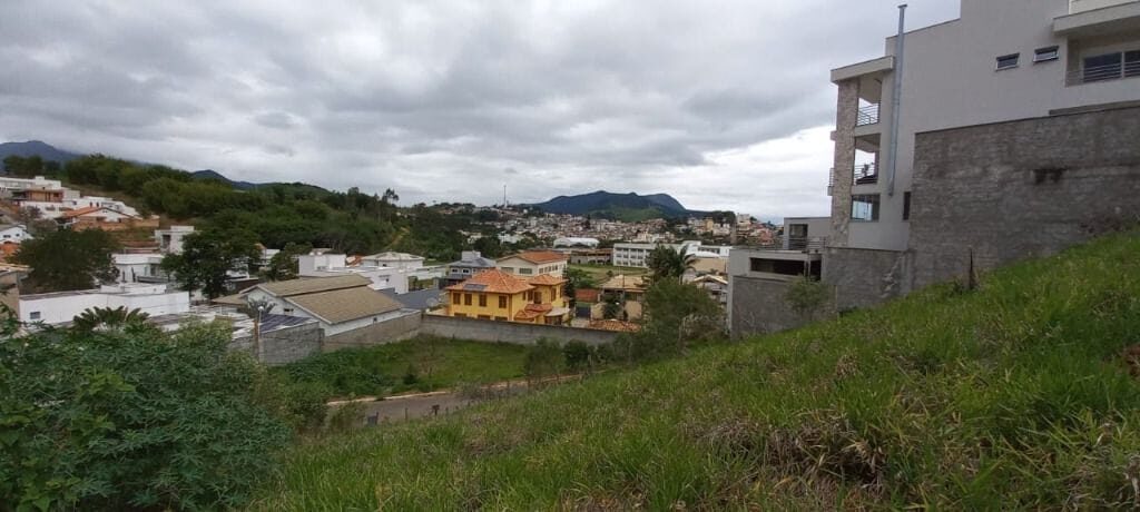 Foto 2 de Lote em declive de 508 m² no Pinheirinho