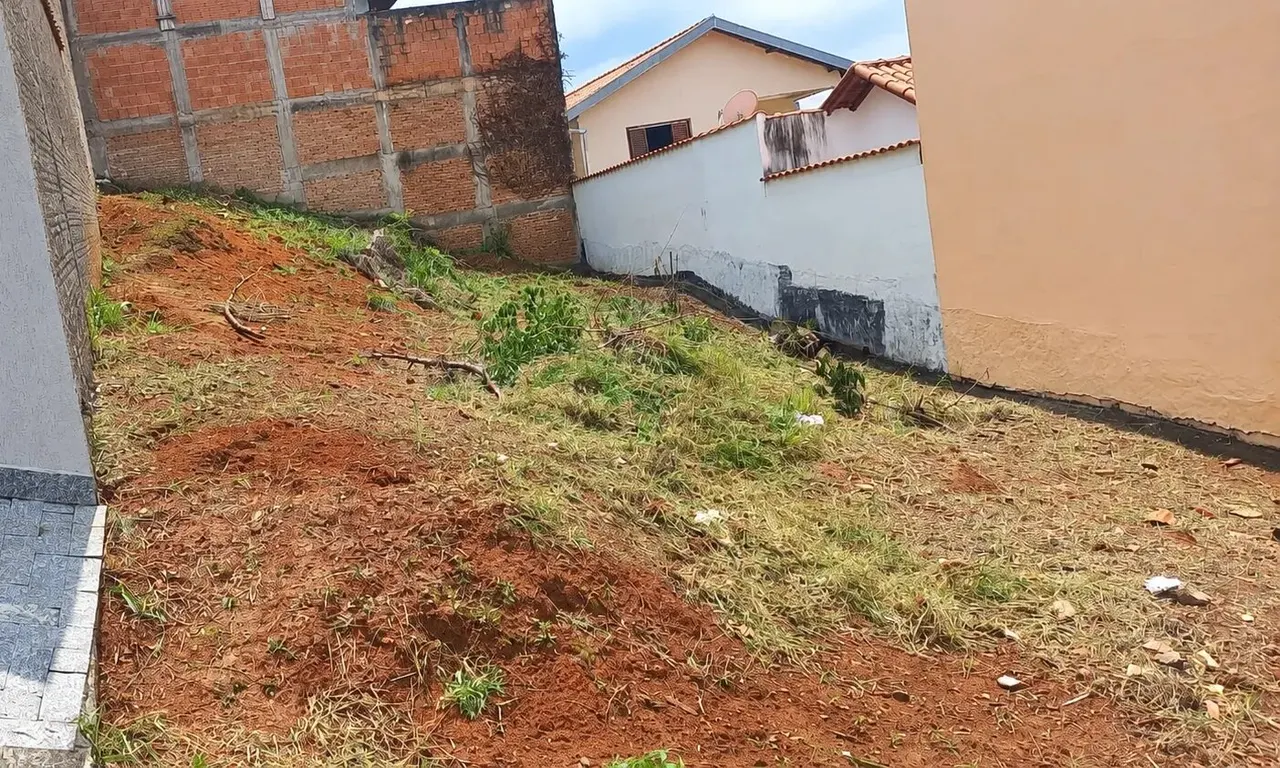 Foto 2 de Terreno de 200 m² no Loteamento Jardim Lisboa I, Medicina