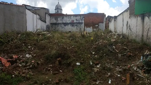 Foto 1 de Terreno com 220 m² entre muros, Cruzeiro