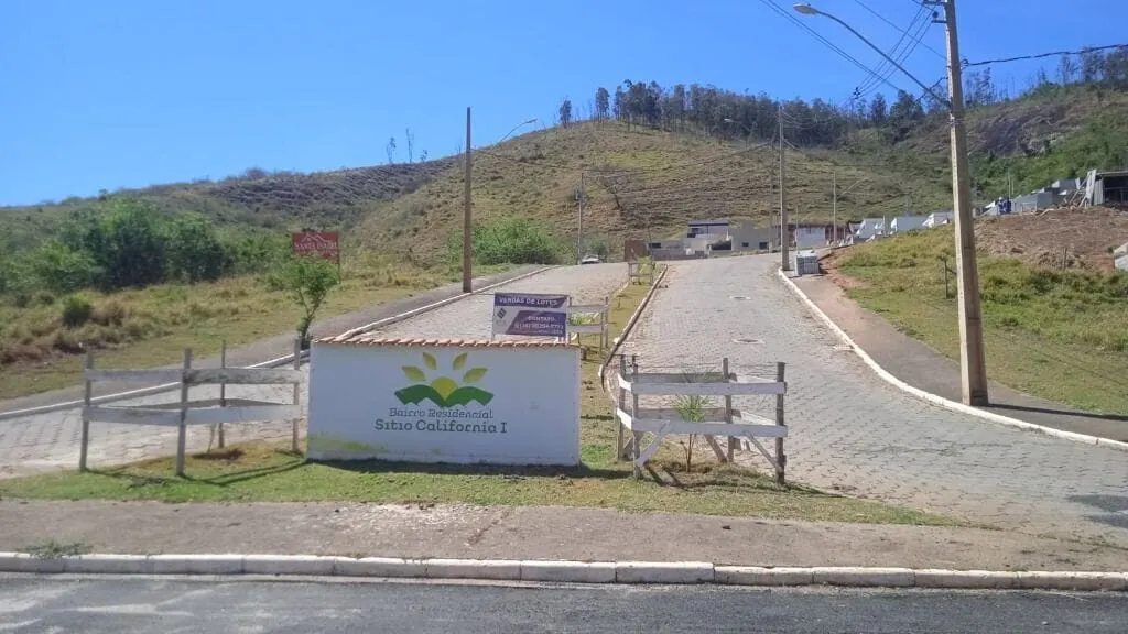 Foto 4 de Terreno de 325 m² no Loteamento Jardim Califórnia I, Capetinga