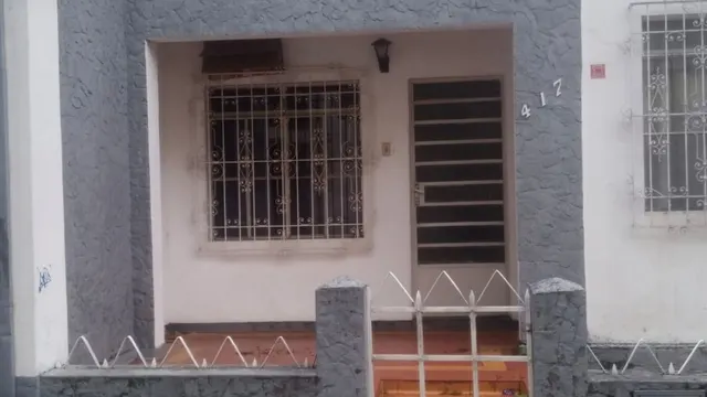 Foto 1 de Terreno com casa antiga e frente para duas ruas, Centro
