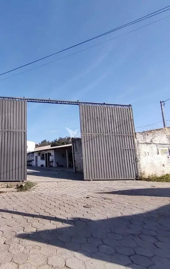 Foto 2 de Terreno comercial de 1.200 m² à beira da rodovia, venda ou arrendamento, Avenida
