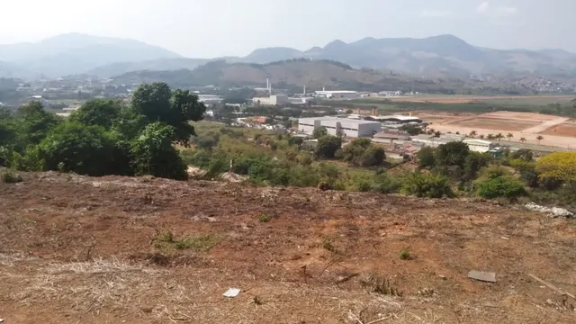 Foto 1 de Terreno de 1.000 m² com platô no Loteamento Pedra Branca, Pessegueiro