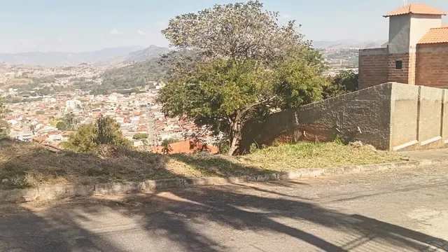 Foto 1 de Terreno de 1.120 m² na Rua Itália perto da GE, Nações