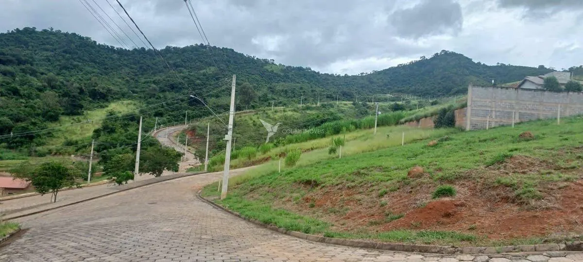 Foto 6 de Terreno de 1.294 m² com vista para o vale e a quadra, Condomínio Olhos D'Água