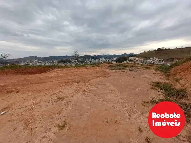 Foto 2 de Terreno de 1.300 m² com terraplanagem e vista para a cidade, Medicina