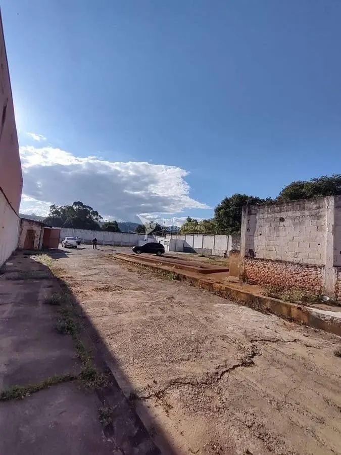 Foto 5 de Terreno de 1.560 m² com galpão ao lado da rodovia, Avenida