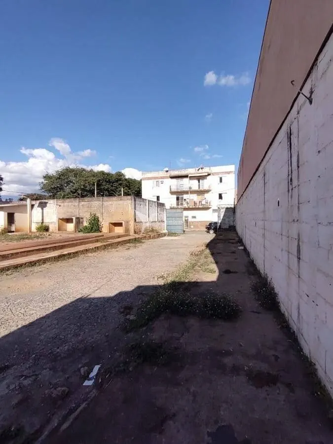 Foto 7 de Terreno de 1.560 m² com galpão ao lado da rodovia, Avenida