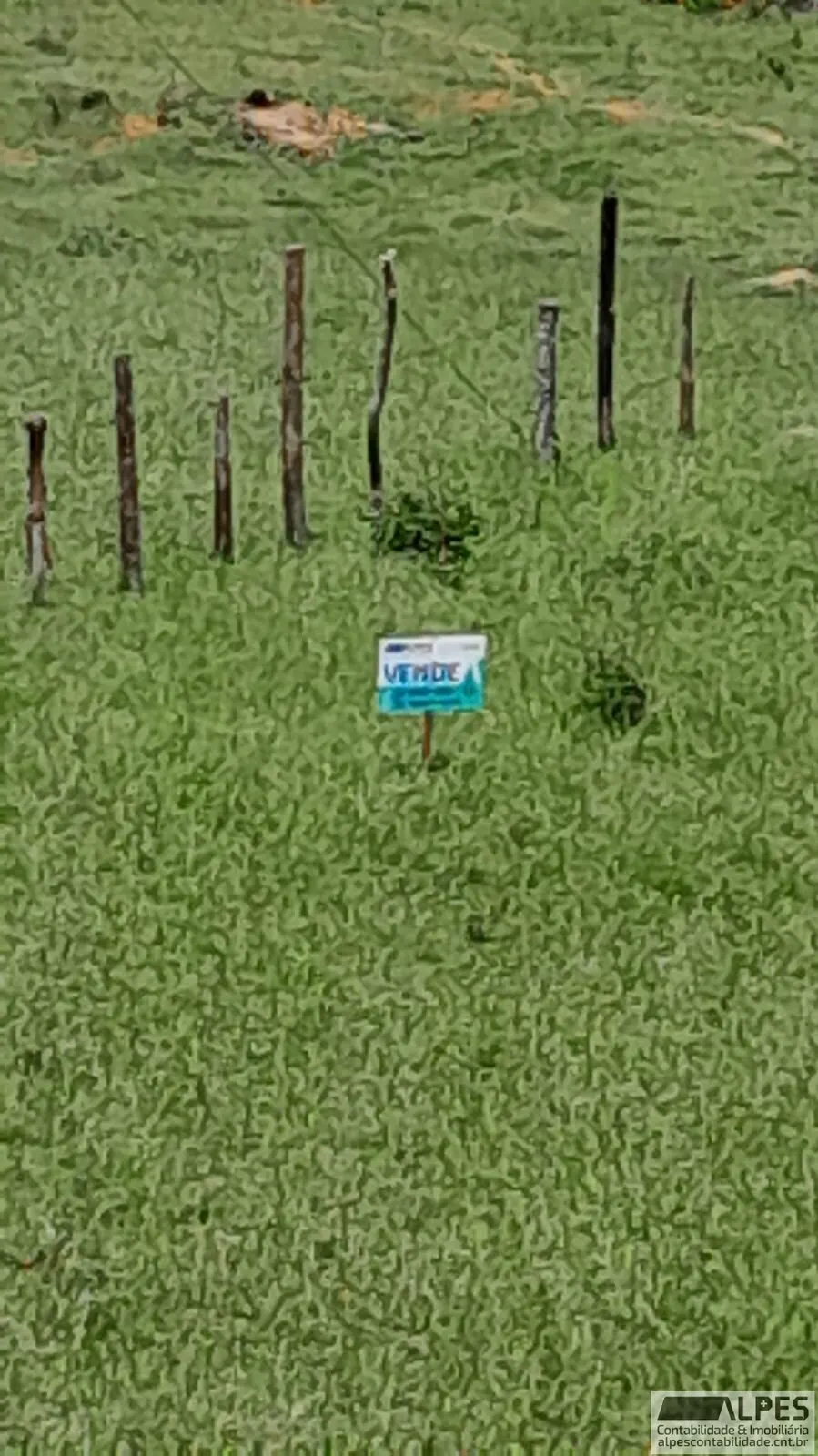 Foto 2 de Terreno de 1.800 m² com água e luz próximas, Rebourgeon