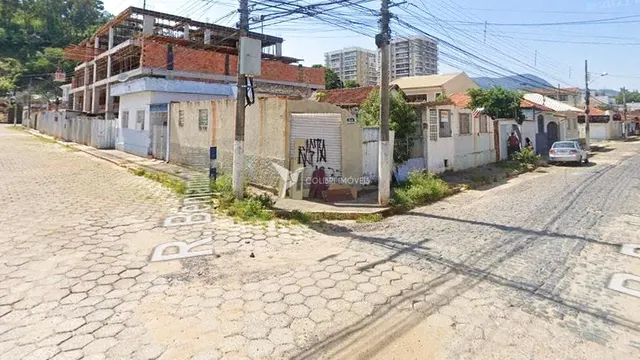 Foto 1 de Terreno de 165 m² em rua calçada, Morro Chic